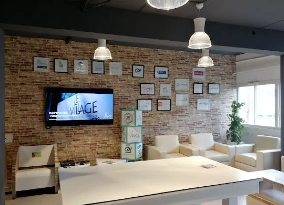 SAMKIT Locaux Village By Ca